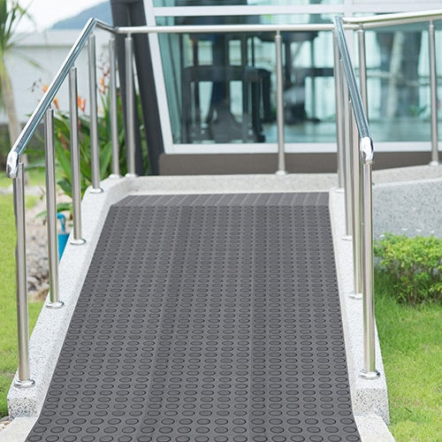 Proteção e resistência com o Piso Laminado Emborrachado